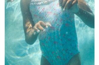 Ages 6-14 / Floral Print Swimsuit