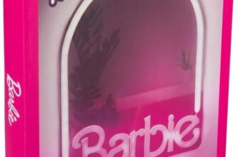 Barbie LED Neon Light Up Wall Mirror, Officially Licensed Mattel Home & Bedroom Décor for Girls, Teenagers, Women, Pink USB Powered Lamp – Paladone