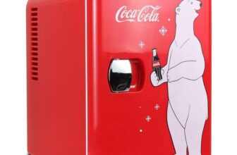 Coca-Cola 4L Mini Fridge Polar Bear 6 Can 12V Portable Cooler / Warmer In Skincare Red