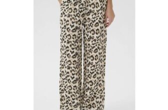 Cream Bellis Comfortable Black Linen Wide Legged Trouser