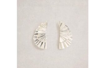 Earring in SILVER TONE METALLIC