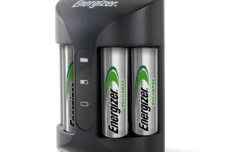 Energizer Recharge Pro – Battery Charger for AA & AAA Batteries – 4x AA Rechargeable NiMH Batteries Included – Fast Charging