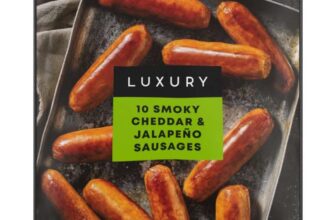 Iceland Luxury 10 Smoky Cheddar & Jalapeño Sausages 600g