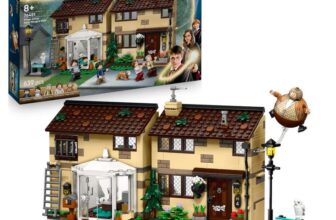 LEGO Harry Potter Privet Drive: The Visit of Aunt Marge 76451 (Price at Checkout)