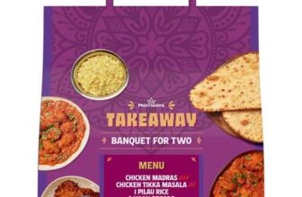 Morrisons Indian Takeaway Meal Bag for 2 (Madras & Tikka 1320g / Korma & Tikka 1320g) – More Card Price – In Store