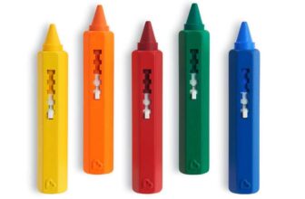 Munchkin Bath Crayons Colourful Bath Toy Mess-Free Shower Toys Draws on Tiles & Porcelain Washable Baby Bath Toy – Set of 5 Crayons