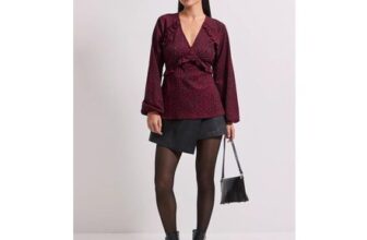 Petite Berry Animal Empire Seam Frill Detail Printed Jersey Top