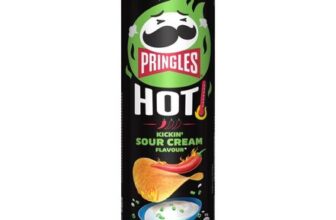 Pringles Hot Kickin Sour Cream Flavour 160g