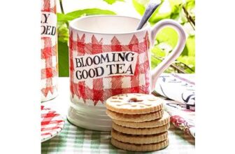 Red Gingham Blooming Good Tea 1/2 Pint Mug