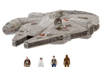 Star Wars Micro Galaxy Squadron Millennium Falcon – 9-Inch Assault Class Vehicle with Four 1-Inch Micro Figure Accessories