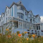 Sunday night stay – 1 night Marine hotel Paignton (Devon) breakfast dinner credit £25pp prosecco – based on 2 people w/ code via app