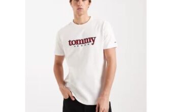 Tommy Jeans Regular Fit Applique Logo T-Shirt in White.