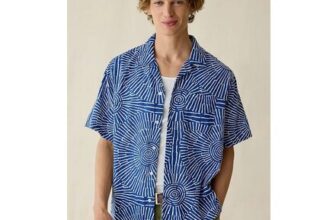 UO Short Sleeve Pattern Shirt