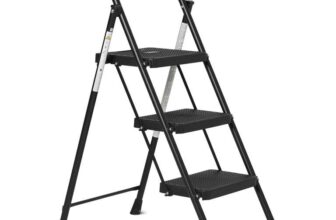 Amazon Basics 3-Step Folding Ladder, Fully Assembled Steel Structure with Anti-Slip Feet, Maximum Load Capacity 150kg, Black