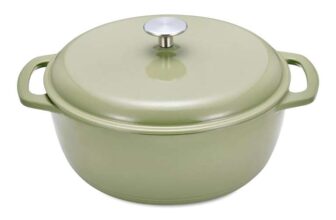 Amazon Basics Cast Iron Casserole Dish with Lid, Enamelled, Round, Heavy-Duty, 4.1 L, Olive