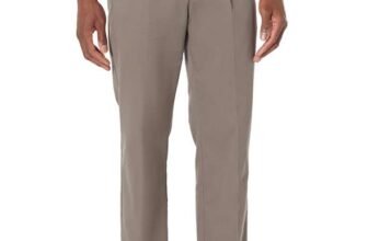 Amazon Essentials Mens Classic-Fit Wrinkle-Resistant Pleated Chino Trousers (Available in Big and Tall)