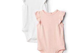 Amazon Essentials x Sofia Grainge Baby Girls Cotton Ruffle-Sleeve Vest with Embroidered Detail, Pack of 2 – Premature Size