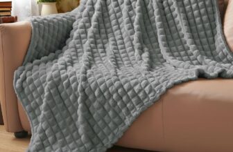 BEDELITE Fluffy Fleece Throw Blanket, Grey, 125x150cm Checkered Design, Soft Cosy Warm, For Single Bed & Sofa, Gift for Women