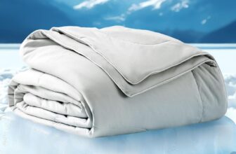 Bedsure Cooling Blanket for Night – Summer Blanket for Sleeping, Ice Breathable and Lightweight Gift for Hot Sleepers Night Sweats, Double/Twin Size, Grey, 150x200cm