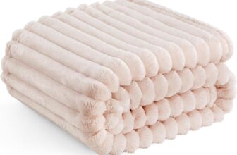 Bedsure Fleece Throw Blanket for Bed – Fluffy Cosy Warm Blankets for Sofa, Soft Cute Double Size Throw Gifts for Women and Girls, Crystal Pink, 150×200 cm
