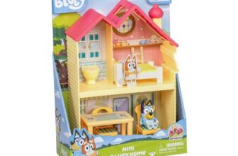 Bluey Mini Home Playset Compact House Playset with Carry Handle