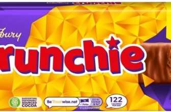 Cadbury Crunchie Milk Chocolate & Honeycomb Bars, 182.7 g (Pack of 1) 7 Bars Per Pack, Delicious Chocolate Bars with Honeycomb, For Sharing, Irresistible Flavour, Ideal Treat or Gift