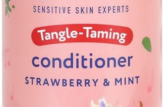 Childs Farm Tangle Taming Conditioner, Straight or Wavy Hair, Gentle, Tear Free, Strawberry and Mint, Kids, Baby, 250ml