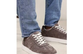 Clark Low Cut Lace up Trainers