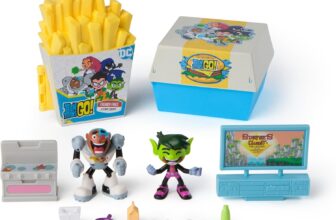 DC Comics Teen Titans Go Kitchen Chaos Dis-Play Set with Beast Boy and Cyborg Figures and Accessories, Playset Kids Toys for Boys and Girls Aged 4 and Up