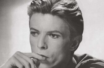 David Bowie ChangesOneBowie Vinyl album (With code)