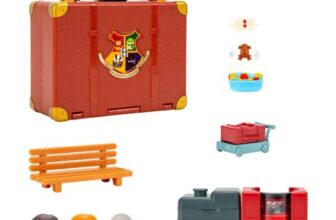 Harry Potter Hogwarts Express Playset with Squish-a-Longs and Trunk