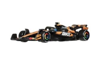 Hot Wheels 1:64 Scale Premium Die-Cast McLaren Lando Norris 4 Formula 1