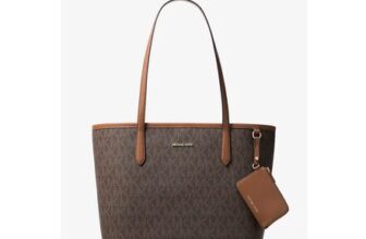 Jet Set Large Signature Logo Tote Bag