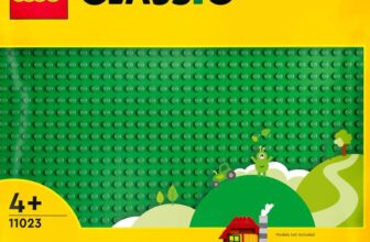 LEGO 11023 Classic Green Baseplate, Ages 4, Square 32×32 Stud Building Grass Base, Build and Display Board Set