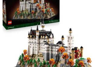 LEGO Architecture Neuschwanstein Castle – DIY Display Model Kit for Adults – incl. Towers, Courtyards & a Detailed Interior