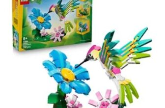 LEGO Creator 31384 3-in-1 Wild Animals: Colourful Hummingbird Set