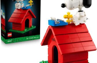 LEGO Ideas Peanuts: Snoopys Doghouse 21368
