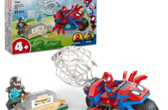LEGO ǀ Marvel Spidey on his Motorcycle vs. Rhino Set 11206