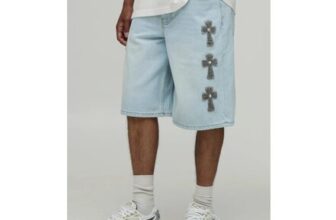 Man Regular Fit Cross Rhinestone Blue Washed Denim Jorts