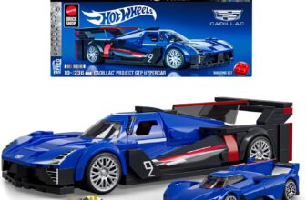 Mattel Brick Shop Hot Wheels Cadillac Project GTP Hypercar Building Set 236 Pieces, Realistic Details, Custom Decals, 1:64 Scale Metal Car, Adult Collectors and Kids Ages 10, JFR89