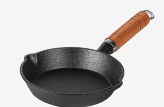 Maxcook Uncoated Cast lron Pot, Wooden Handle, 10 cm Diameter (Free Delivery over £30 spend)