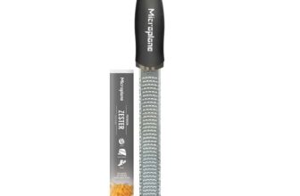 Microplane Zester Grater in Black for Citrus Fruits, Hard Cheese, Ginger, Chocolate and Nutmeg with Fine Stainless Steel Blade
