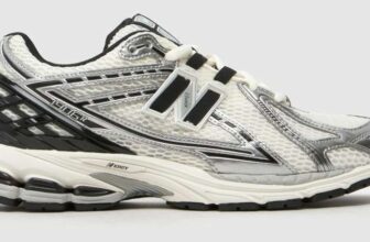 New Balance 1906 in White & Black – Size 7 UK