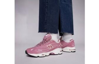 New Balance M1000 Unisex Trainers in Rose Pink