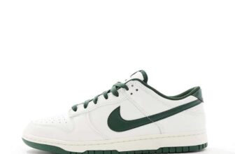 Nike Dunk Low Retro Trainers In Off White And Green, Size 6 – W/Code