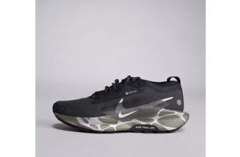Nike Running ReactX Pegasus Trail 5 GORE-TEX Mens Trainers Size 4