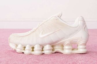 Nike Shox TL pearlised trainers in off white with code
