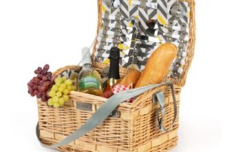 Picnic Wicker Basket for 4 – including Large Insulated Cool Bag & Cutlery Set