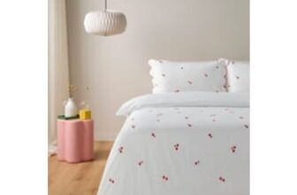 Red & White Ditsy Heart Embroidered Scallop King Duvet Set