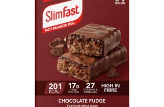 SlimFast Meal Replacement Snack Bar Chocolate Fudge Flavour 211 Cals 15g Protein 23 Vitamins and Minerals 4 x 60g